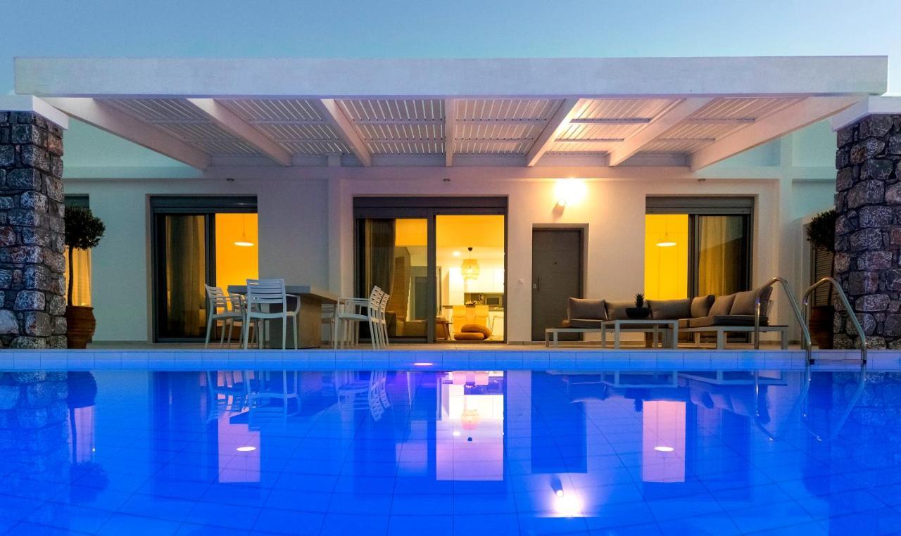 Emerald With Swimming Pool In *