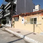 Family Beach House Near Airport