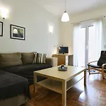 Cozy Apt. With Veranda In Exarcheia
