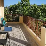 Mountain Hideaway - Apartment
