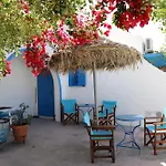 Santorini Seaside Retreat - Flora\'S Summer Escape