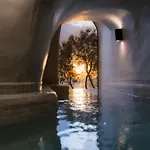 Neoma Luxury Suites