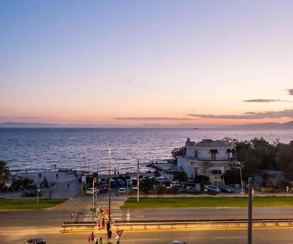 Flisvos Elite Seafront Luxury Apartment
