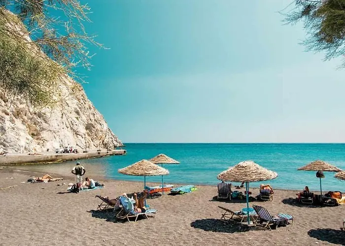 Santorini Seaside Retreat - Flora\'S Summer Escape