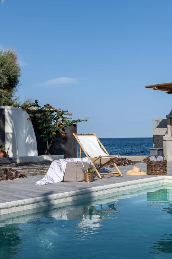 Damma Beachfront Luxury Villa Kamari (Santorini)