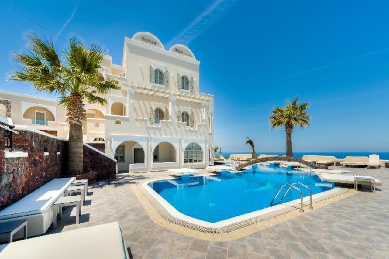 B Fira (Santorini)