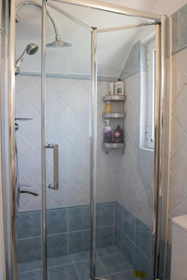 Harris Elegant House Superb View Near Airport Apartment