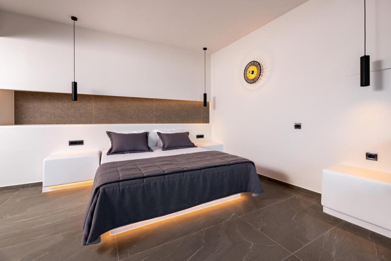 Aparthotel Neoma Luxury Karterados (Santorini)