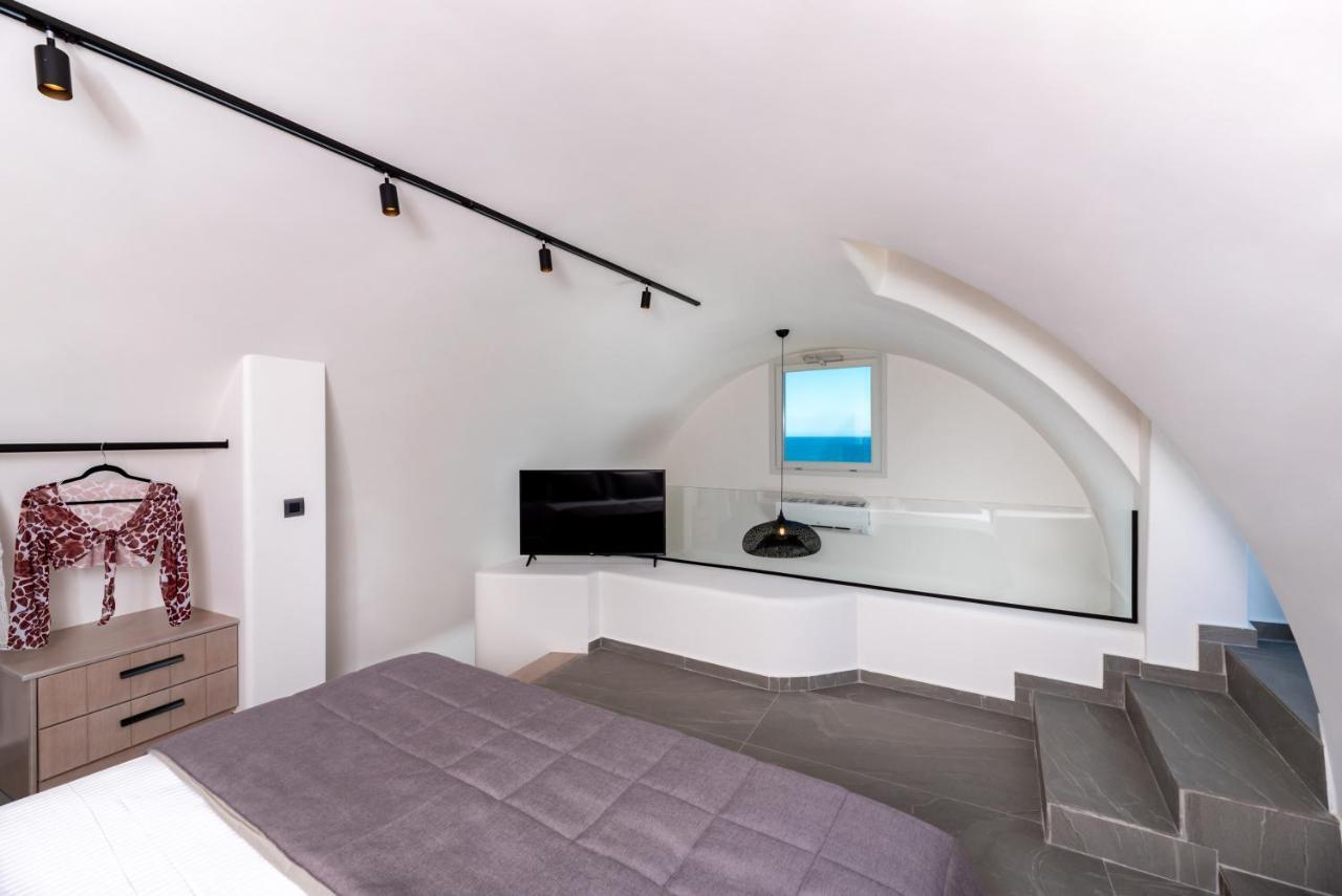 Aparthotel Neoma Luxury Karterados (Santorini)