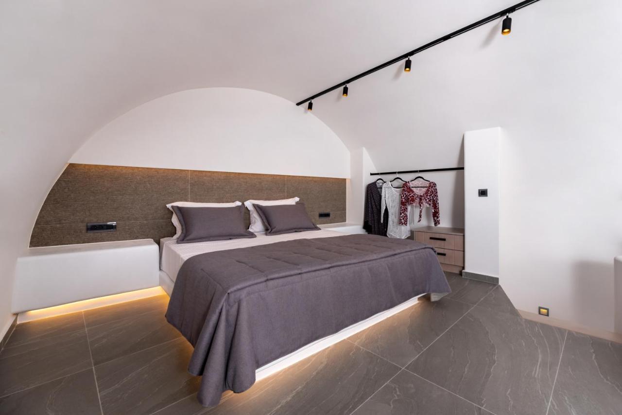 Neoma Luxury Aparthotel Karterados (Santorini)