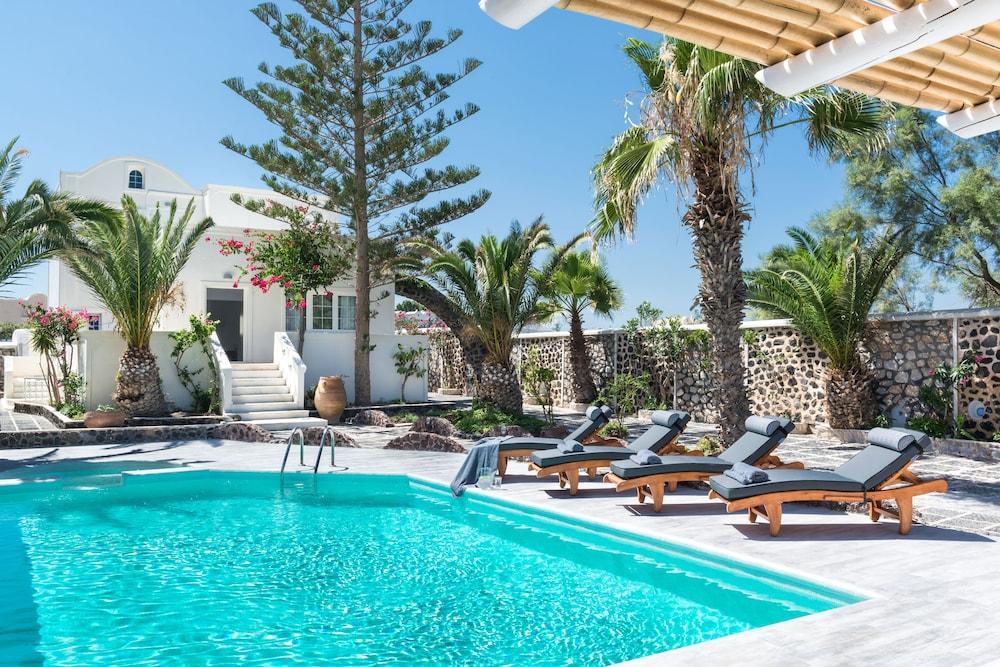 Damma Beachfront Luxury Villa *