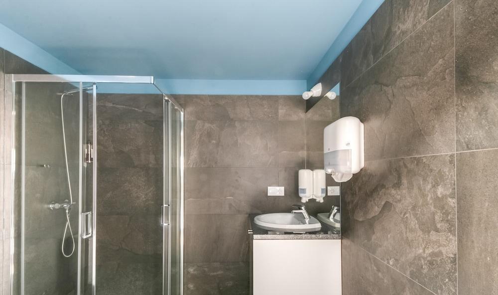 Selina Theatrou Hotel 3*