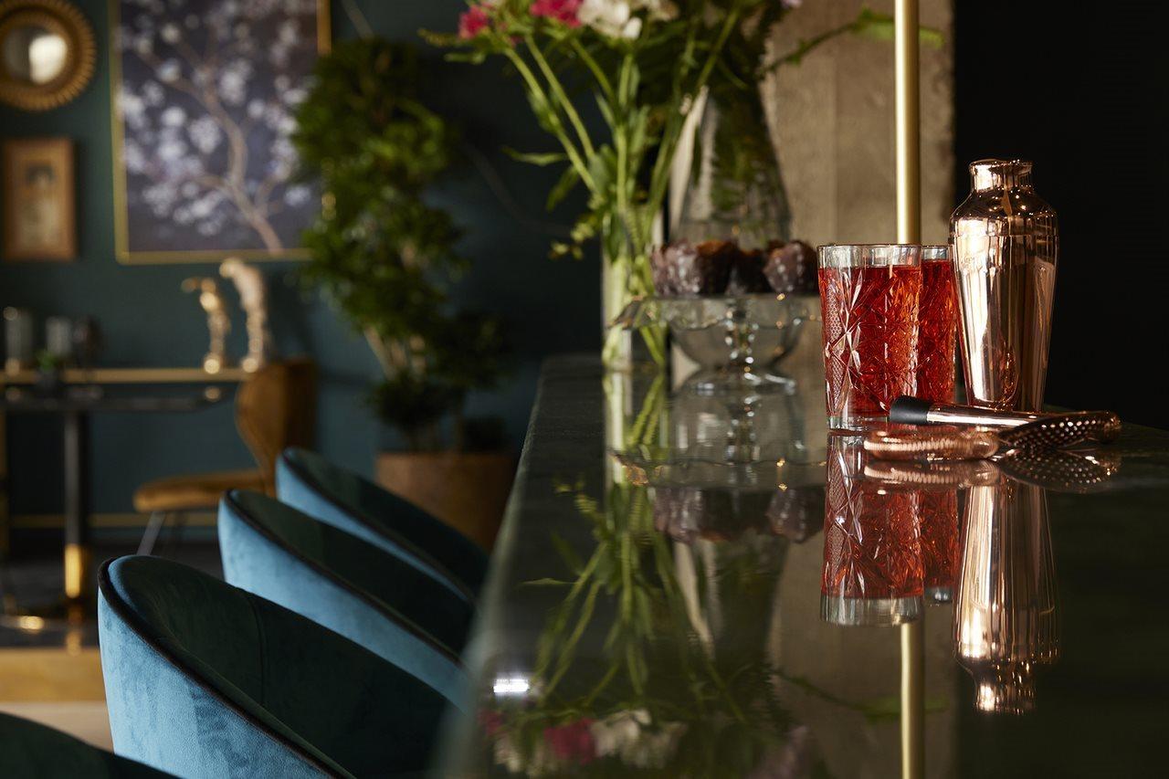 Skylark, Aluma & Hotel Athens