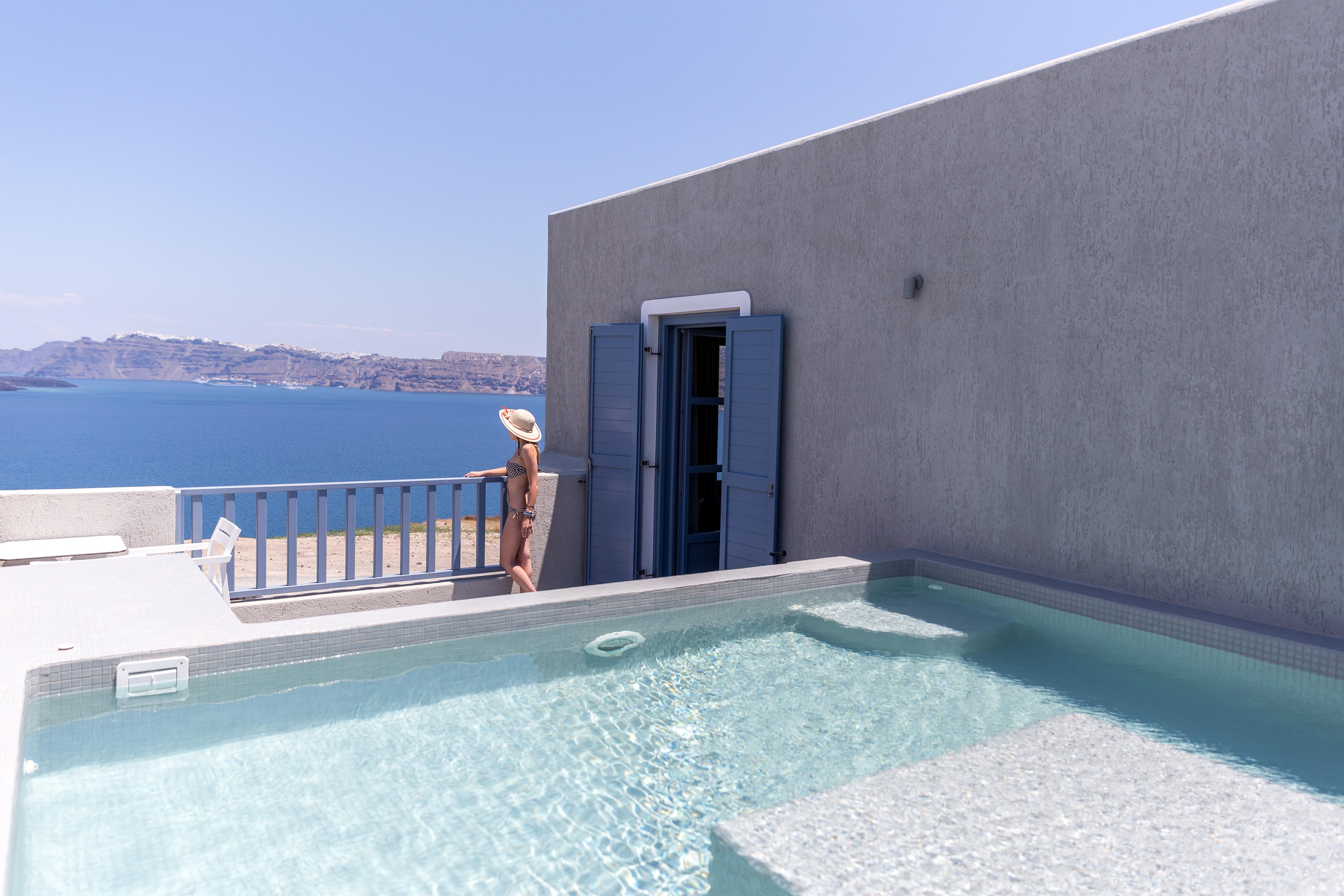 Acroterra Rosa Luxury & Hotel