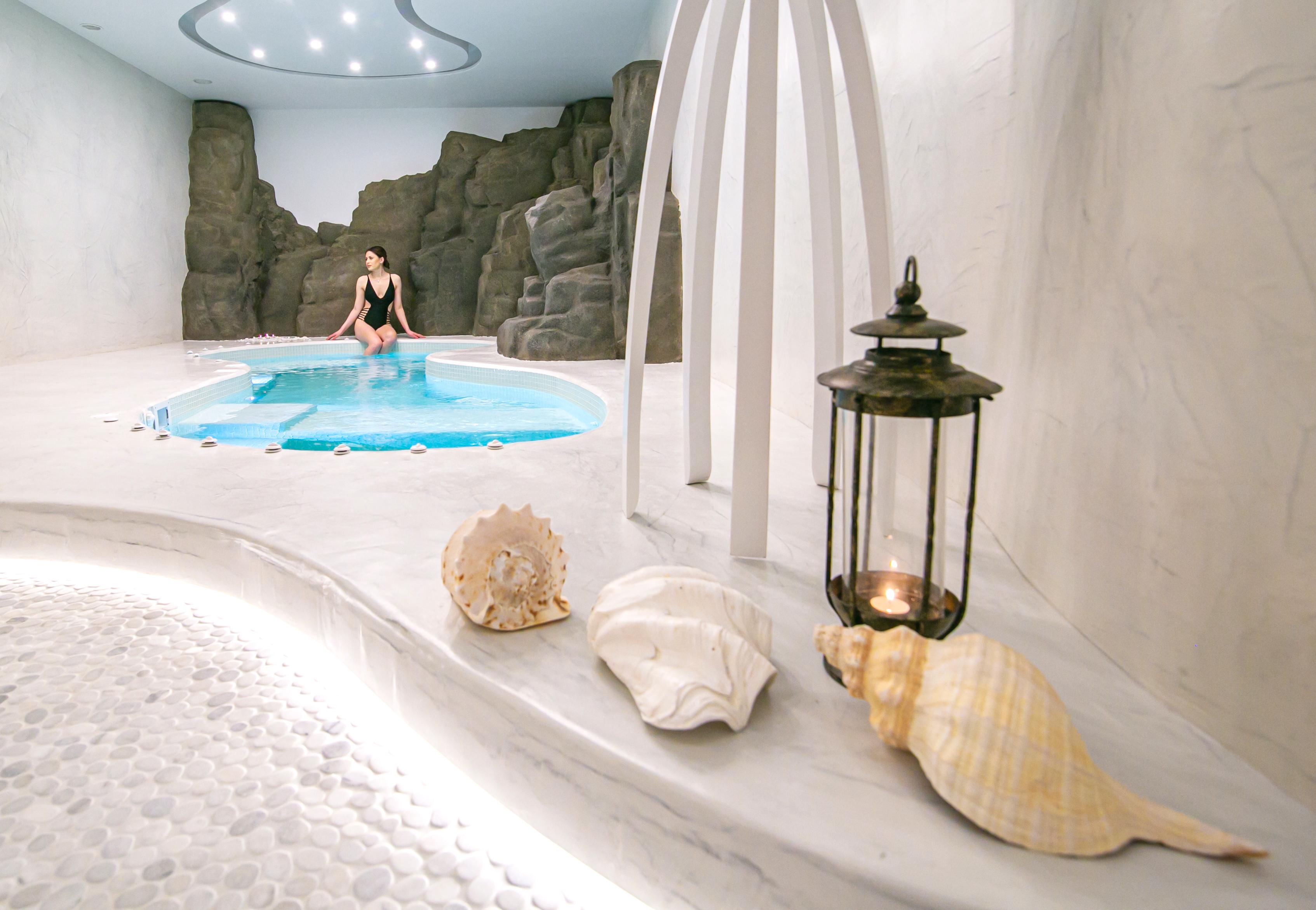 Acroterra Rosa Luxury & Hotel 5*