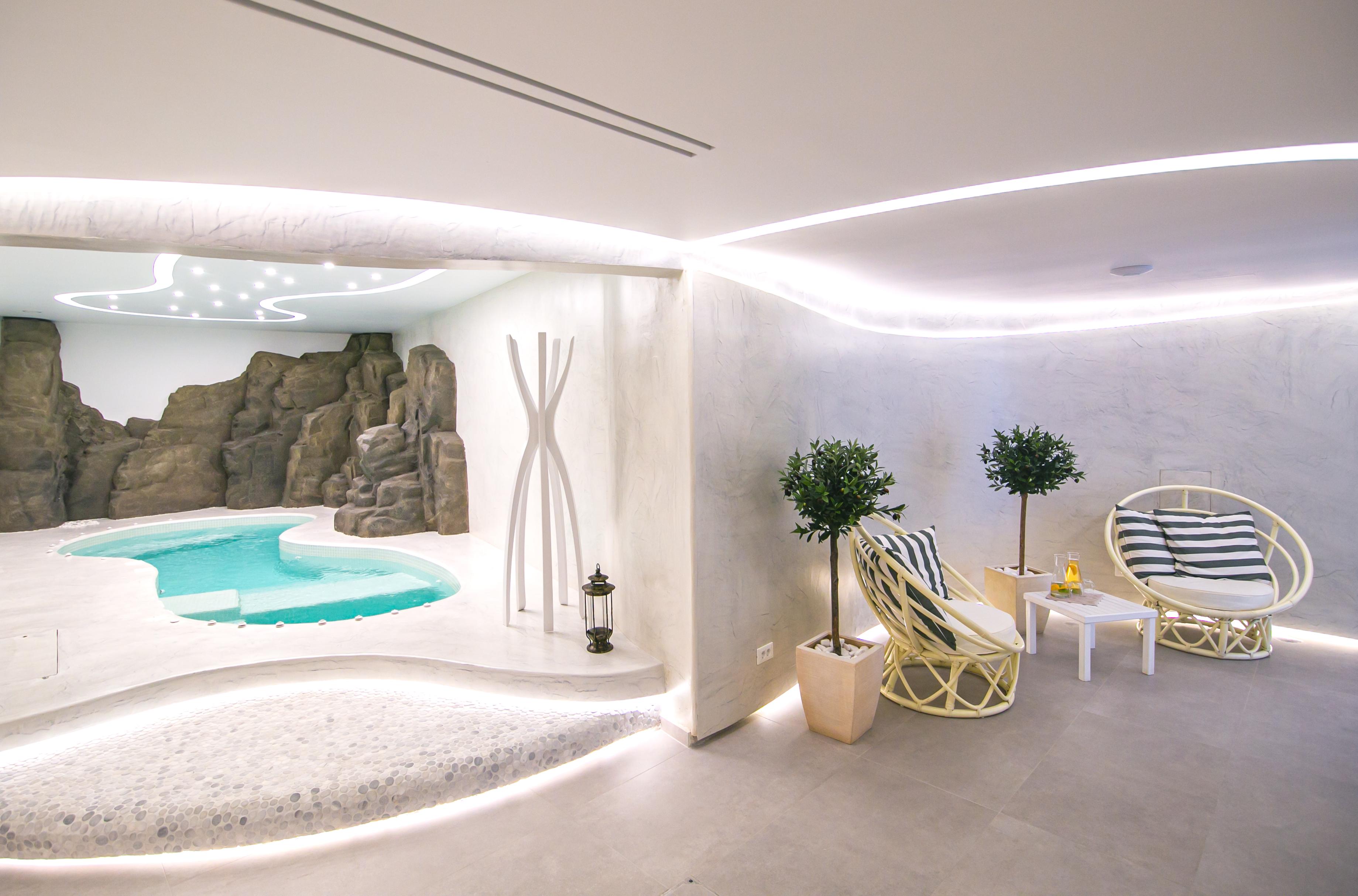 Acroterra Rosa Luxury & Akrotiri (Santorini)