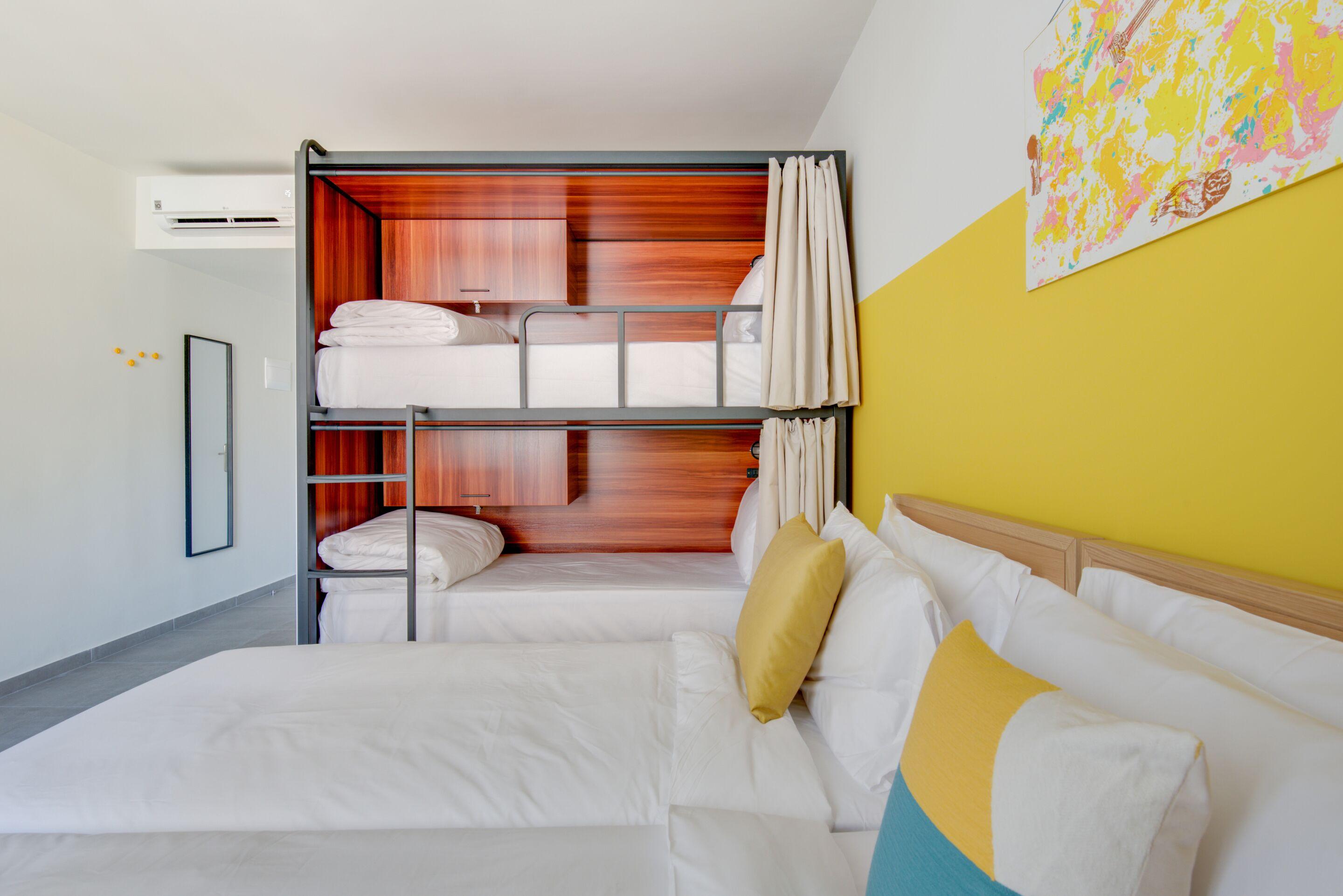 Selina Theatrou Hotel 3*