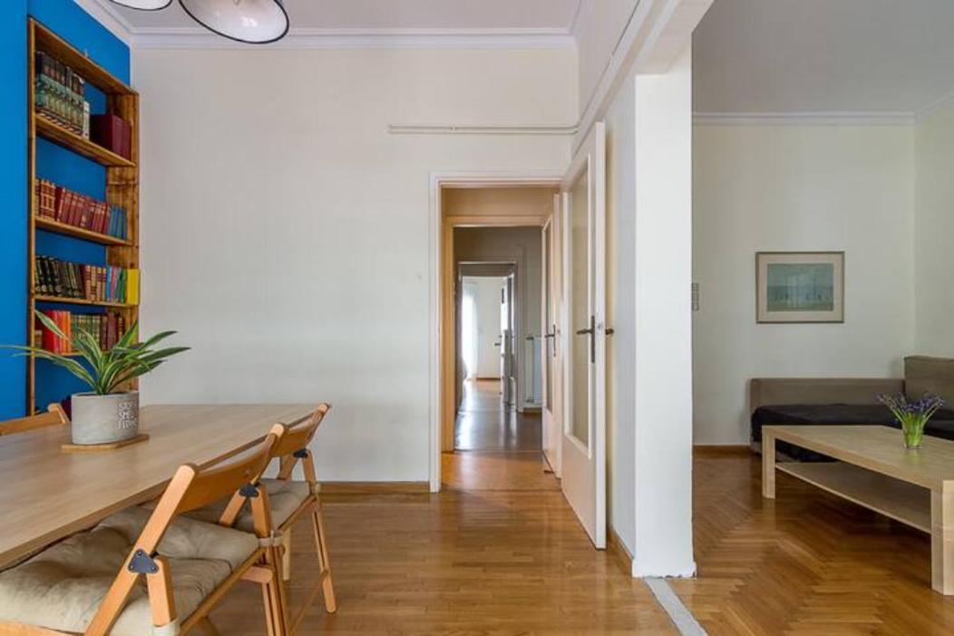 Cozy Apt. With Veranda In Exarcheia Athens