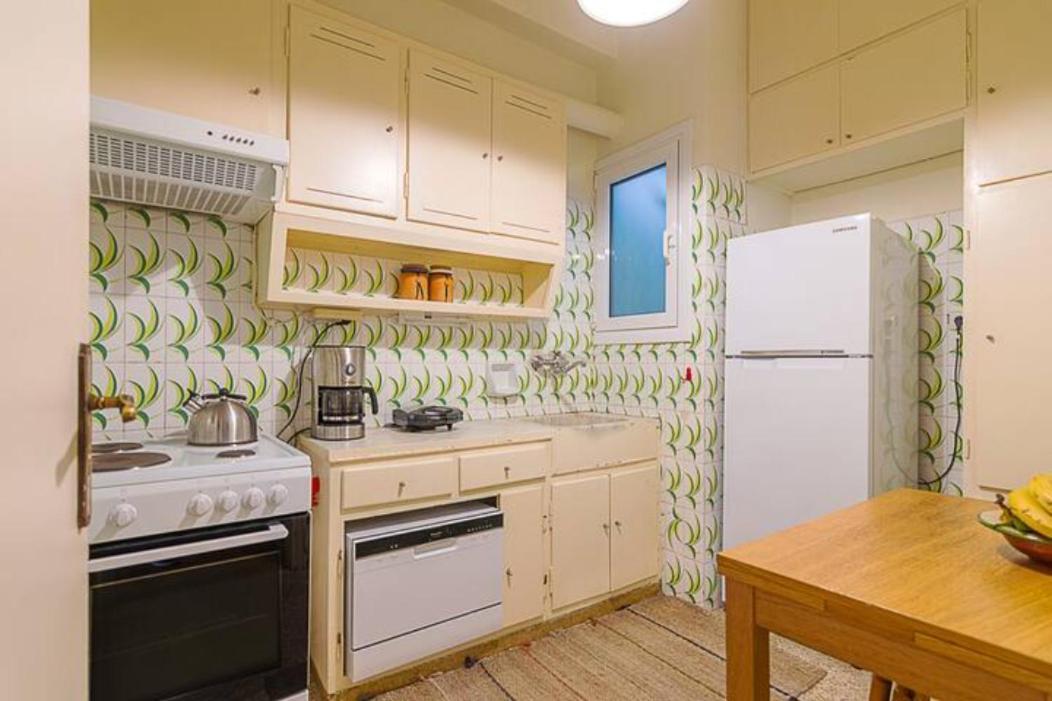Cozy Apt. With Veranda In Exarcheia * Athens