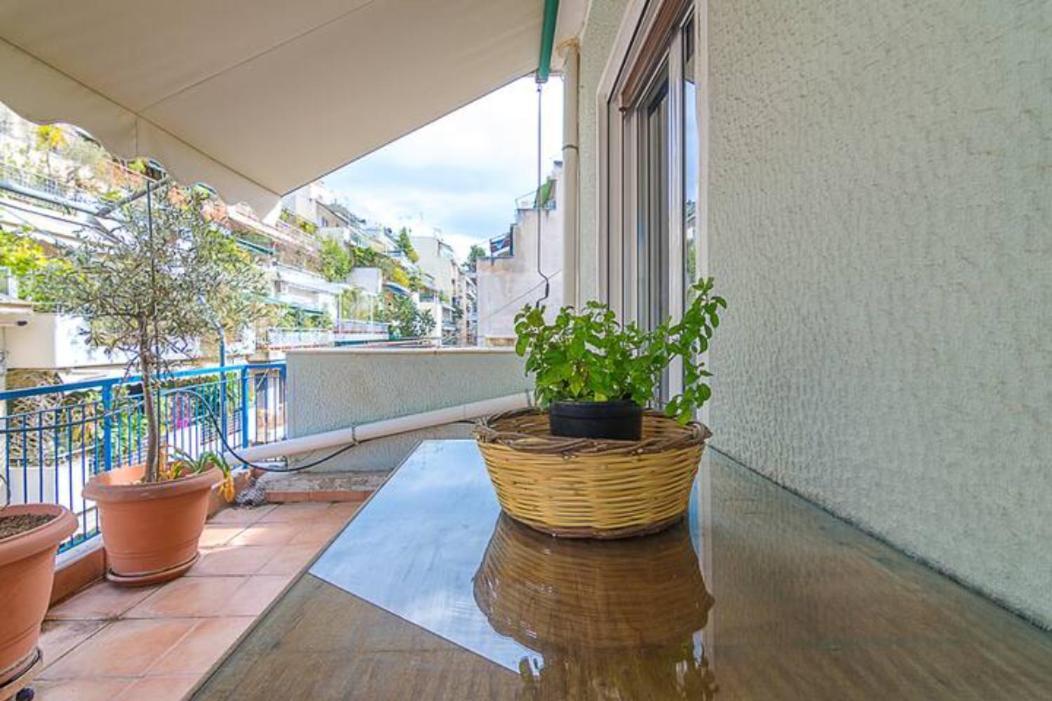 Cozy Apt. With Veranda In Exarcheia Apartment Athens