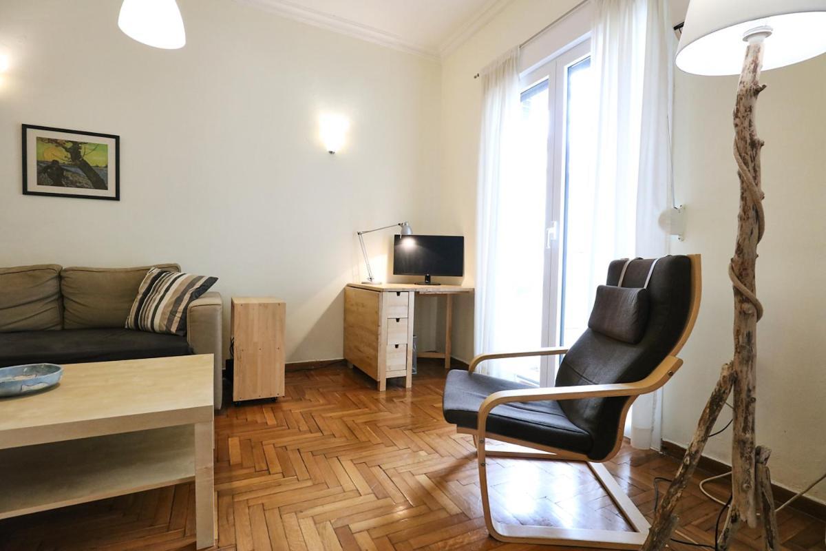 Cozy Apt. With Veranda In Exarcheia