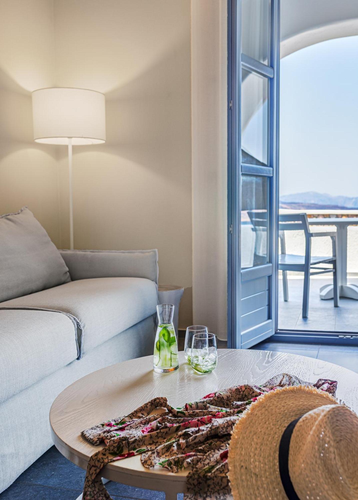 Acroterra Rosa Luxury & Hotel Akrotiri (Santorini)