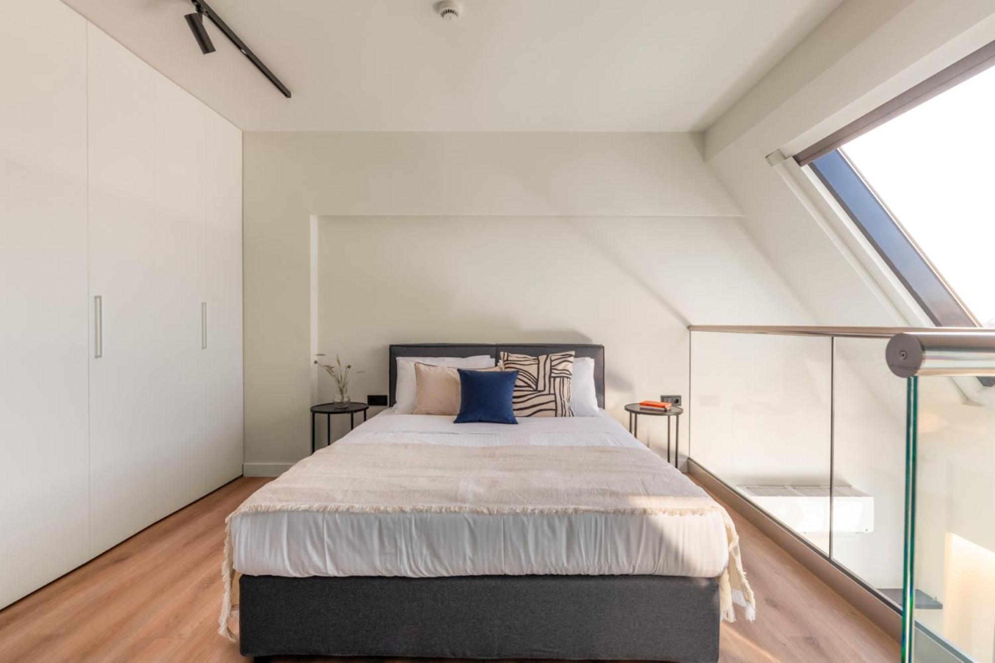 Exceptional Living Lofts By Upstreet Apartment