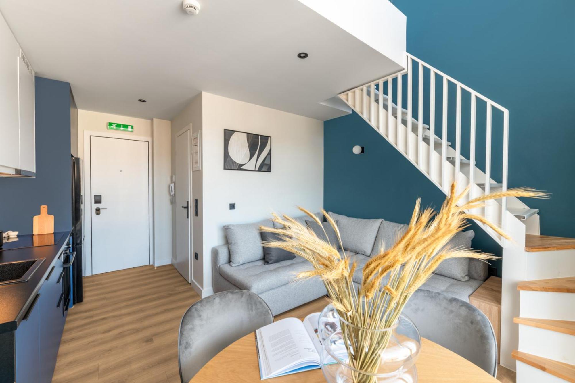 Exceptional Living Lofts By Upstreet Apartment