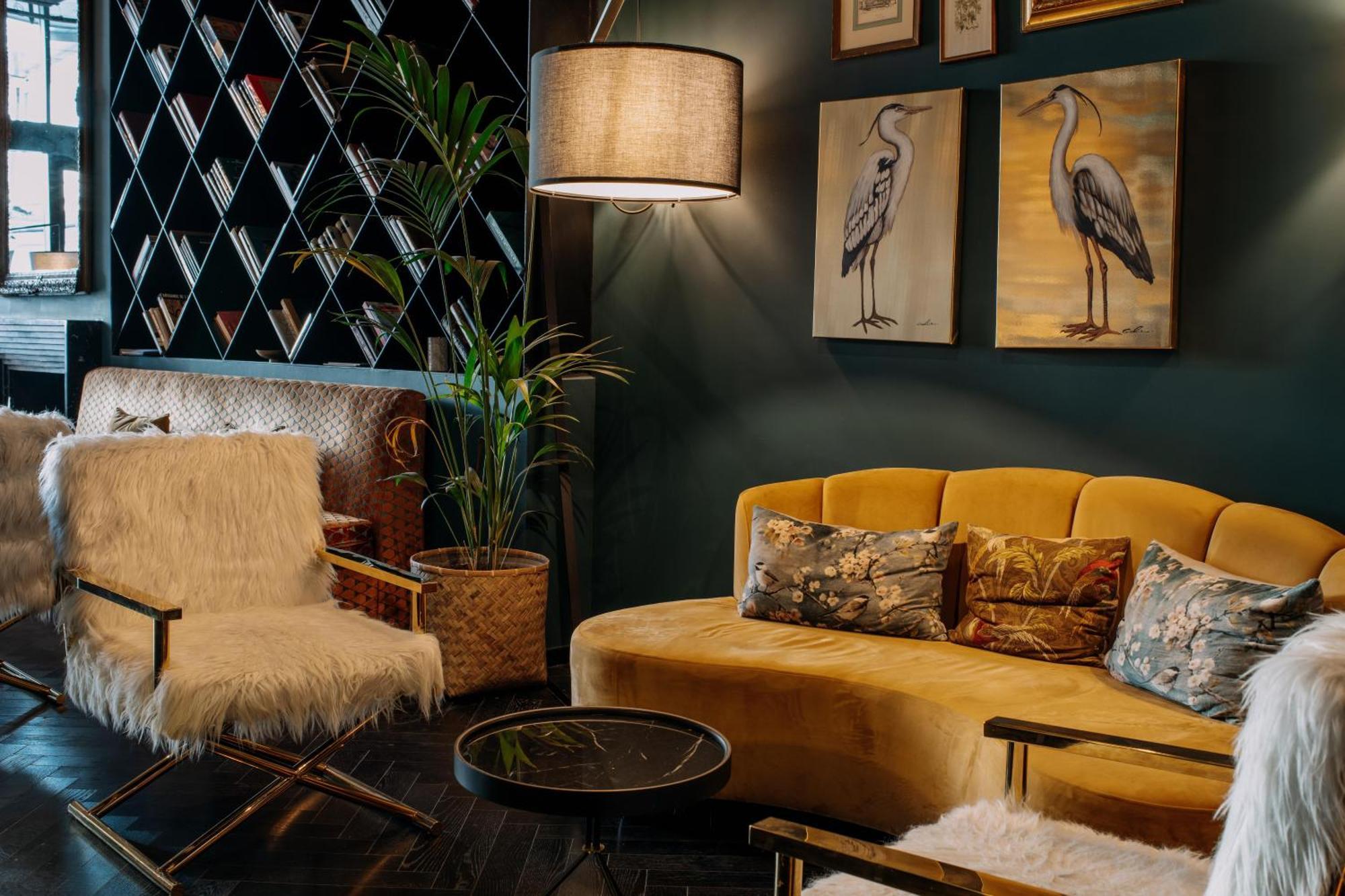 Hotel Skylark, Aluma & Athens