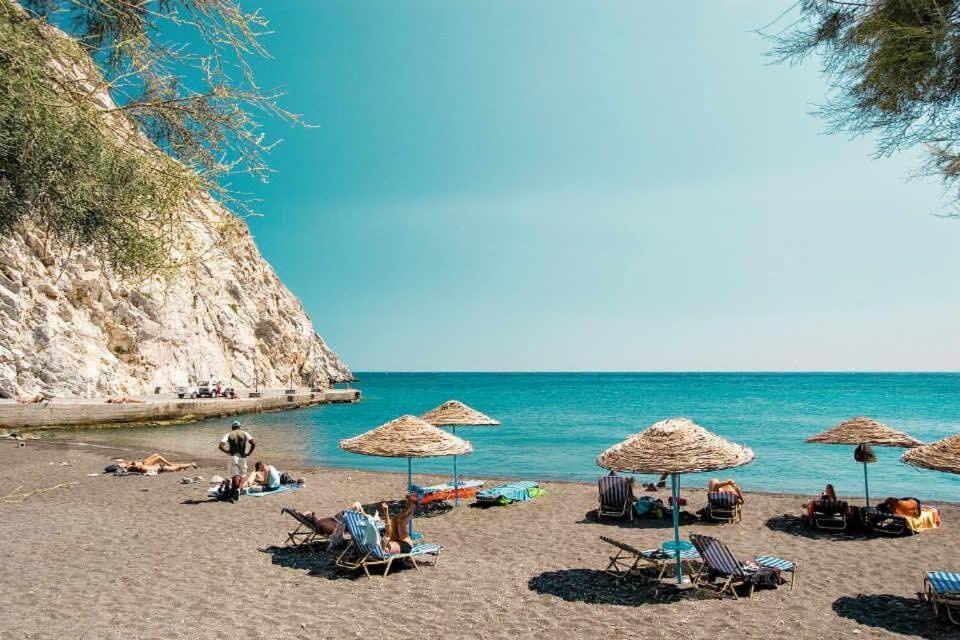 Santorini Seaside Retreat - Flora's Summer Escape *