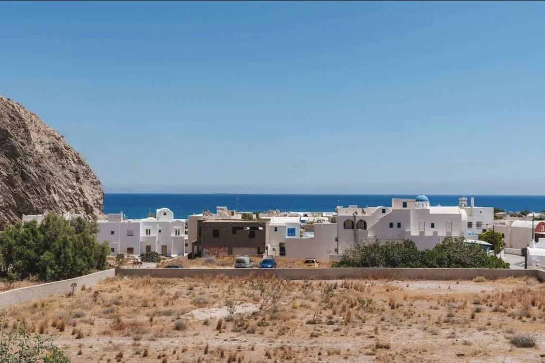 Santorini Seaside Retreat - Flora's Summer Escape *
