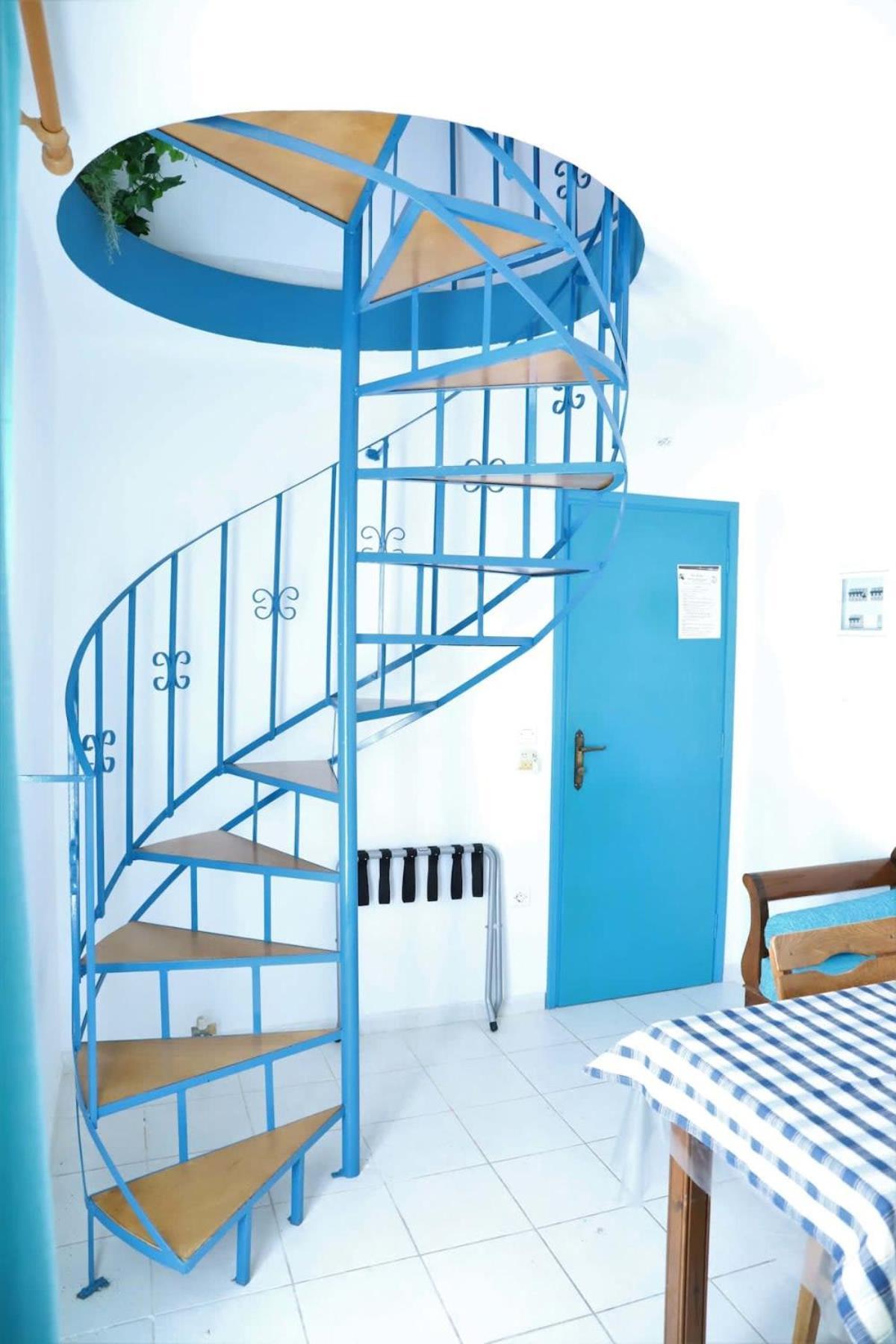Santorini Seaside Retreat - Flora's Summer Escape