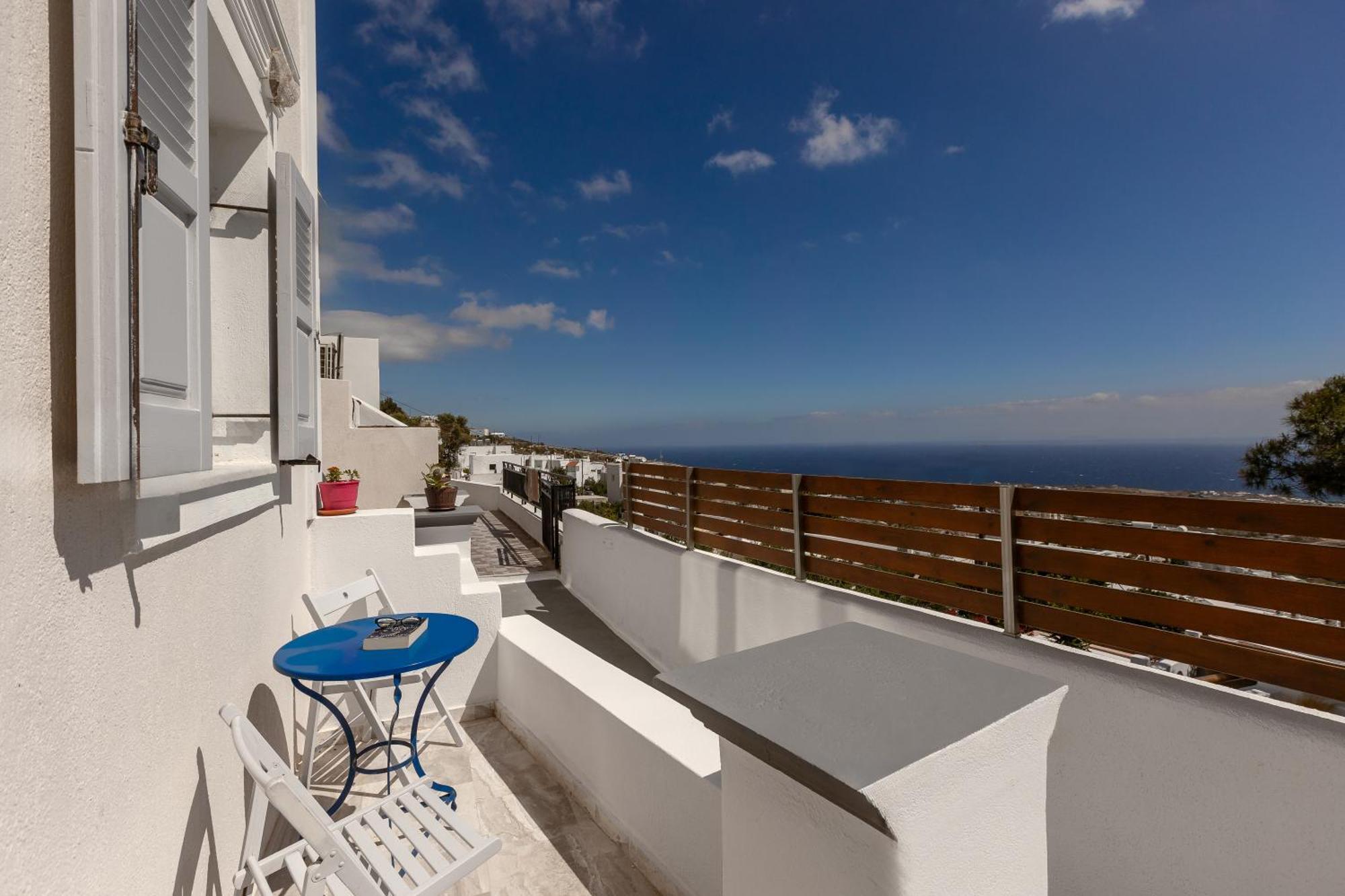 Agapi Fira (Santorini)