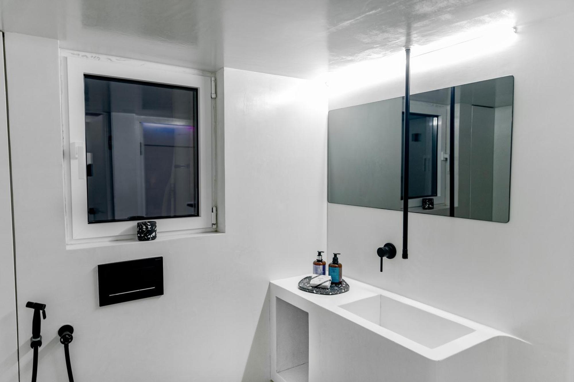 Athenian Noir Blanc Penthouse - Breathtaking View - Center Apartment *