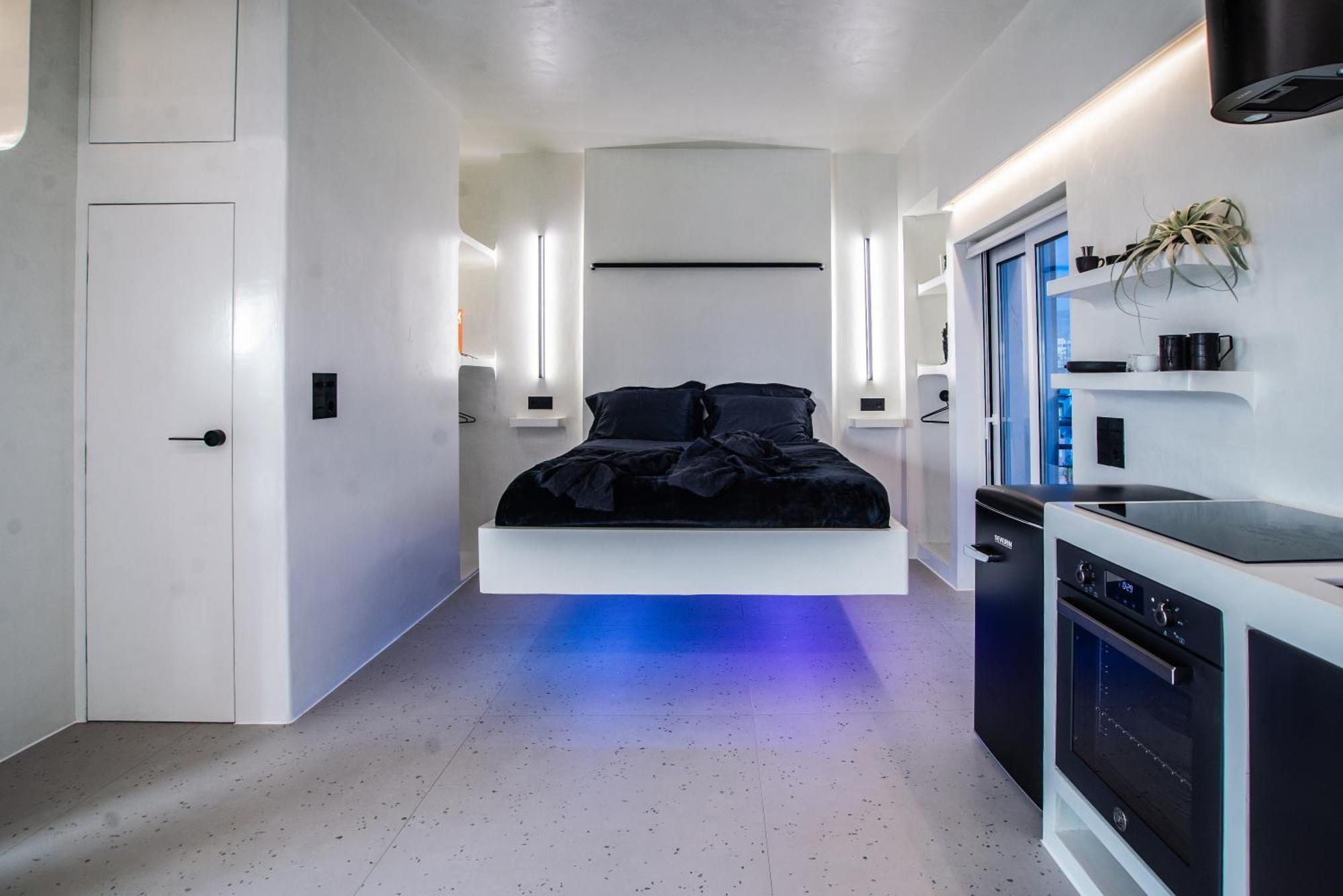 Athenian Noir Blanc Penthouse - Breathtaking View - Center Apartment