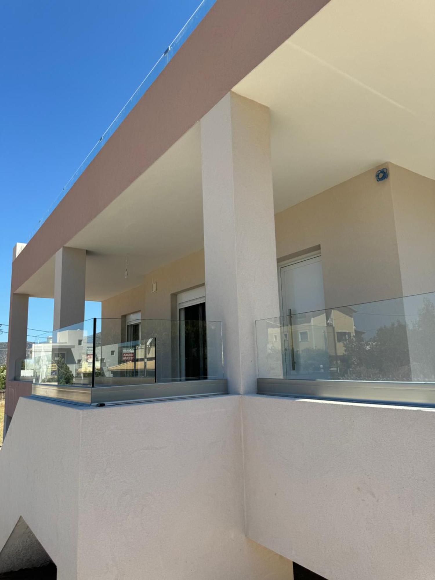 Puerto Villa, By The Sea & The Living Is Easy Porto Rafti