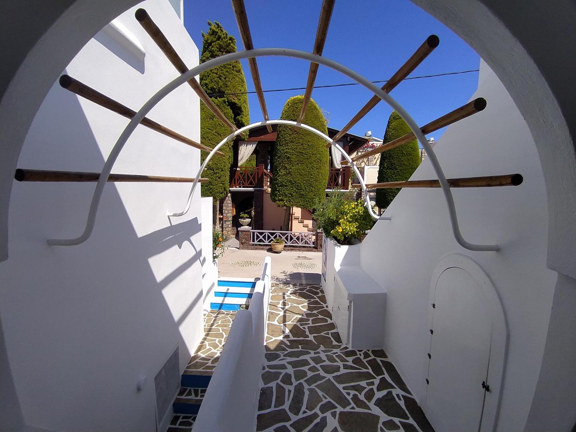 Chariot Santorini * Kamari (Santorini)
