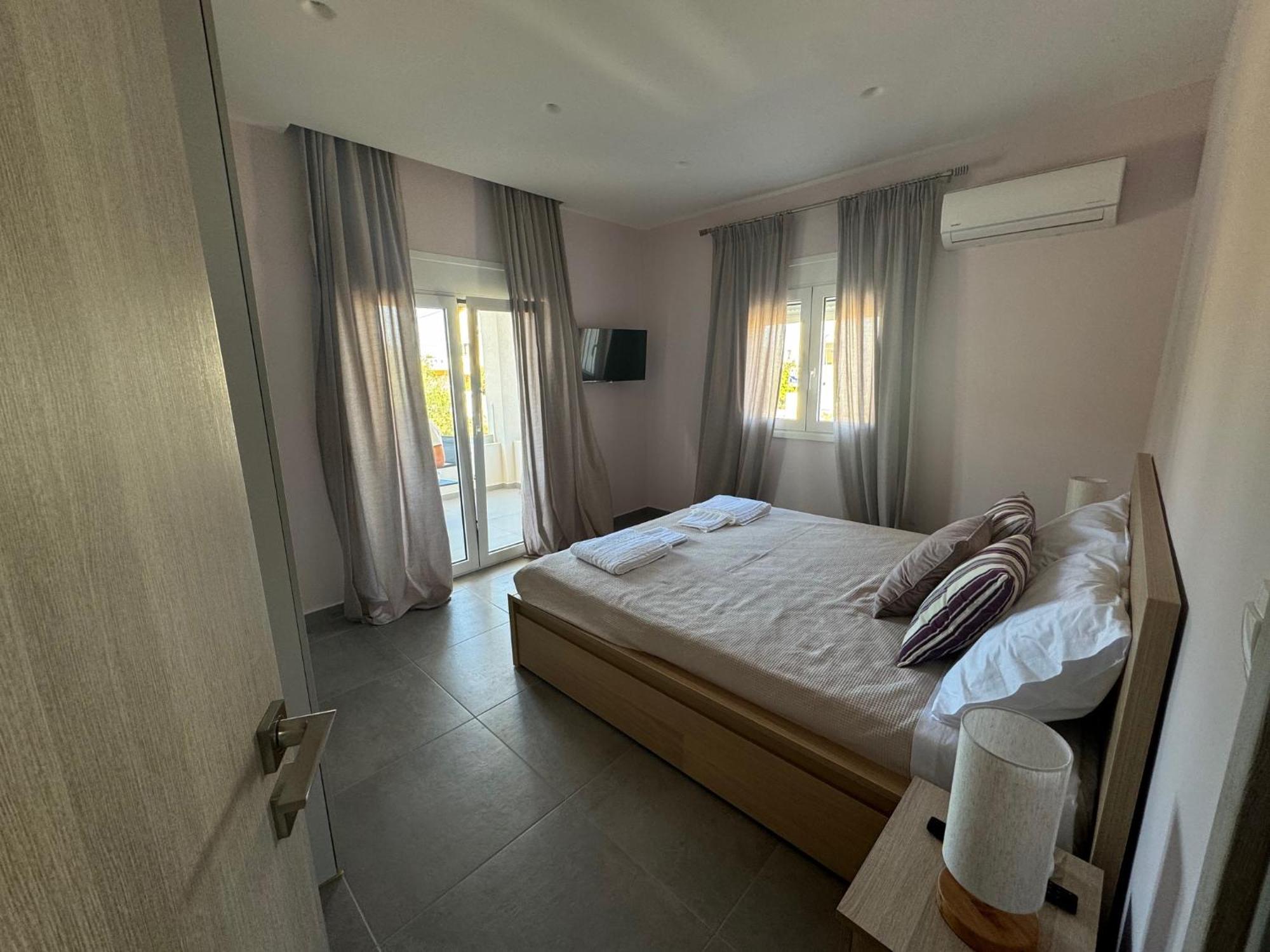 Villa Puerto Villa, By The Sea & The Living Is Easy Porto Rafti