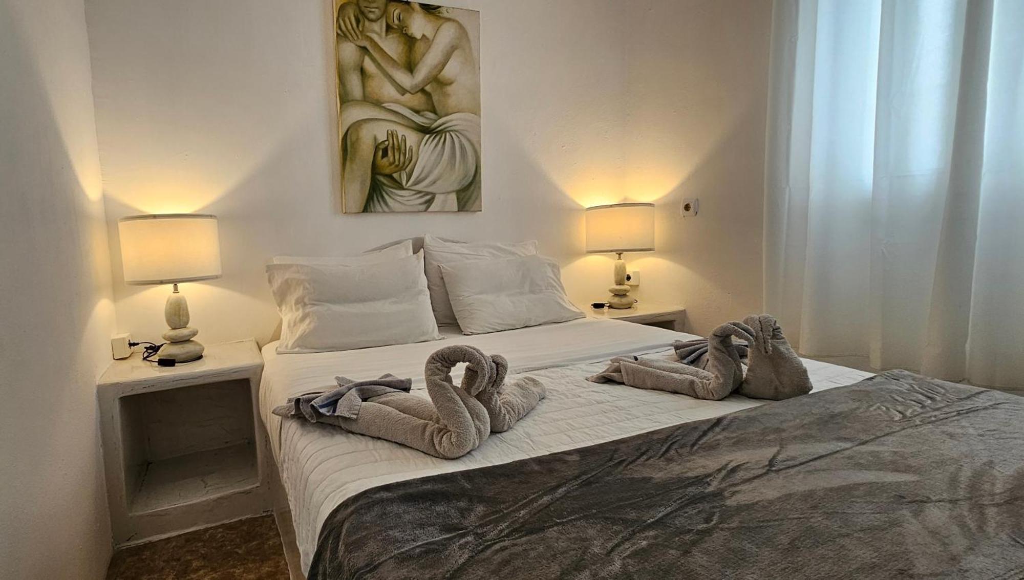 Pleasure Seaside Apartment Perissa (Santorini)