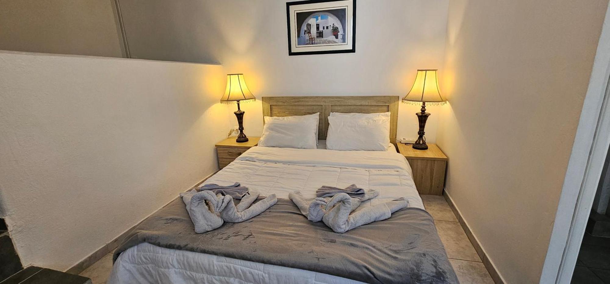 Pleasure Seaside Apartment Perissa (Santorini)