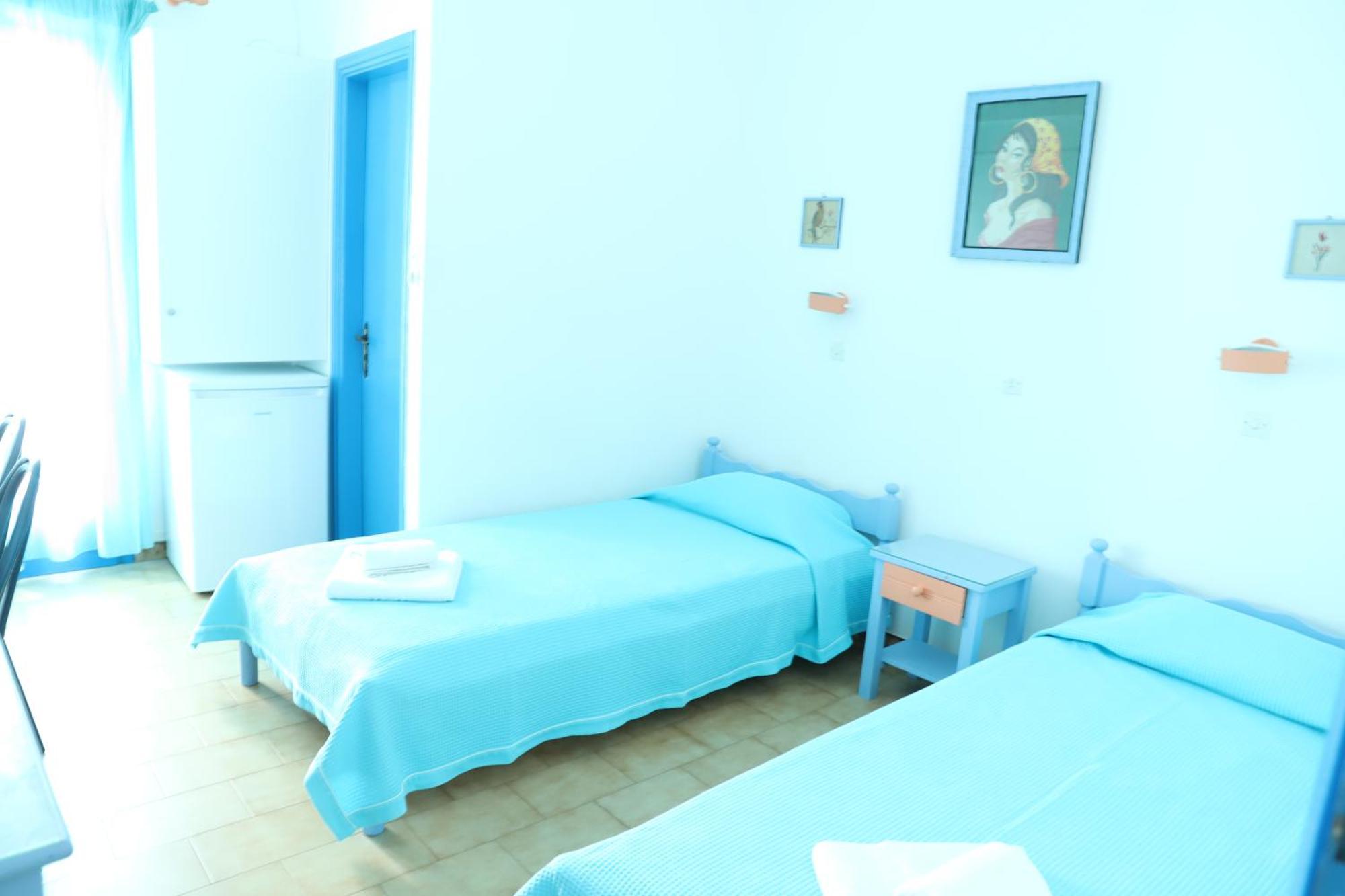 Santorini Seaside Retreat - Flora's Summer Escape