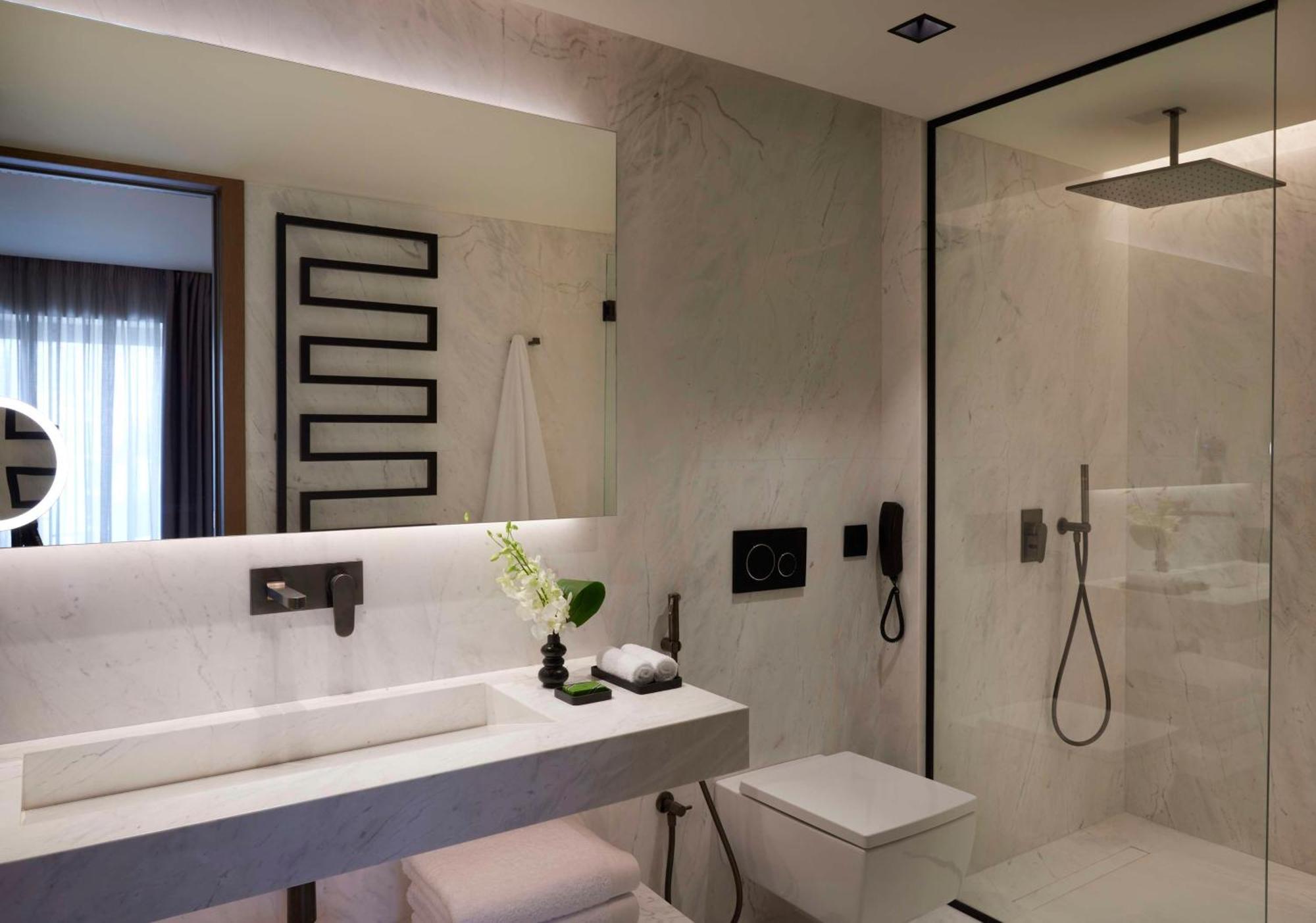 Dusit Suites