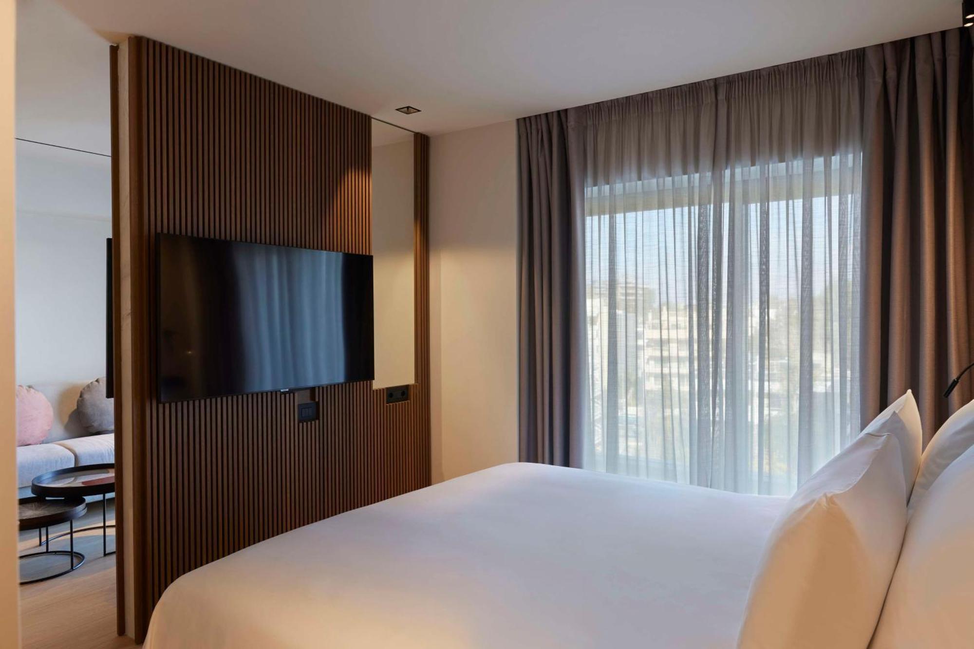 Dusit Suites