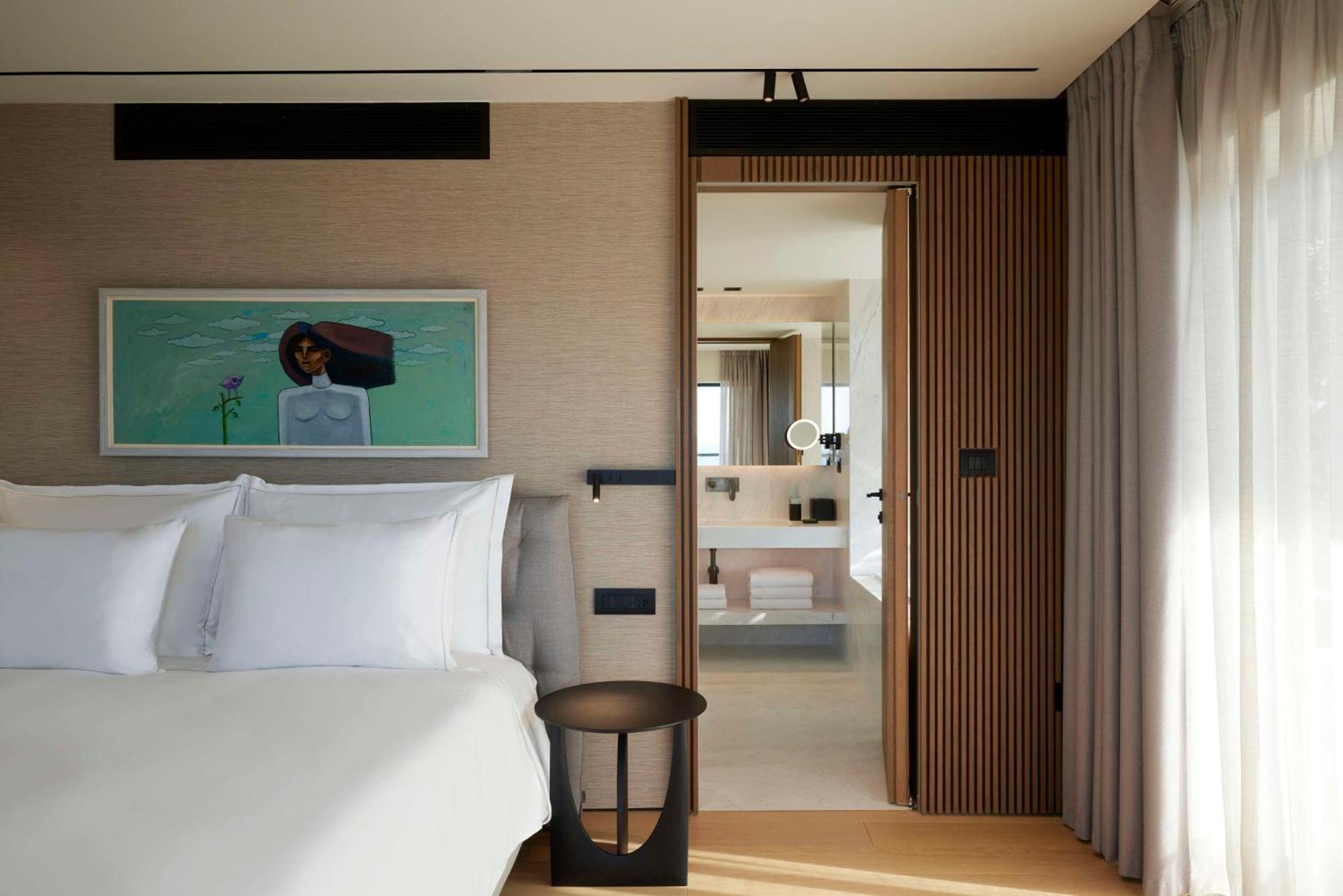Dusit Suites Hotel 5*