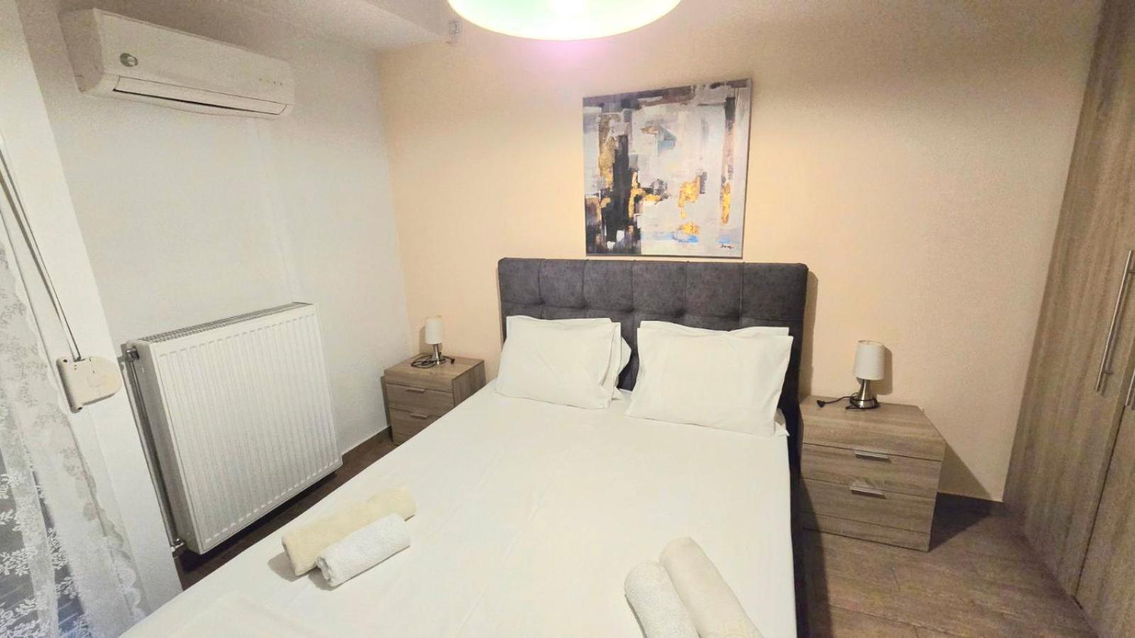 Great View Renovated Opposite From Metro Apartment Athens