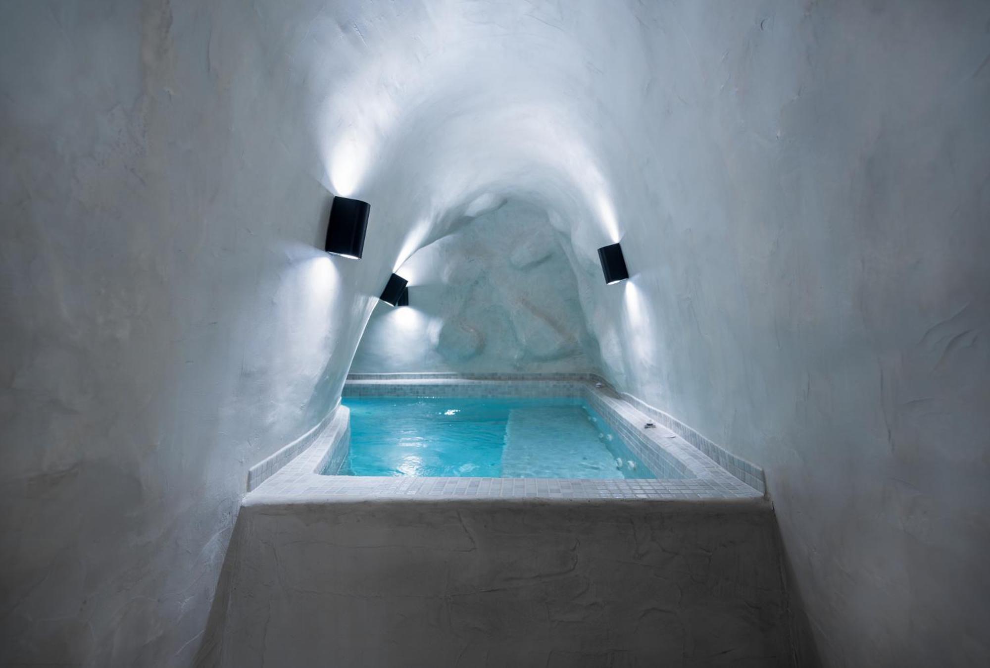 Neoma Luxury * Karterados (Santorini)