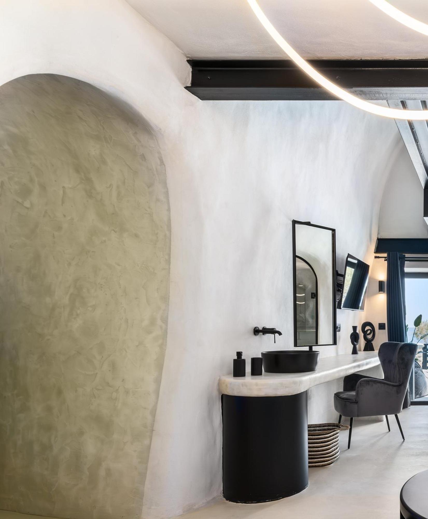 Neoma Luxury Aparthotel