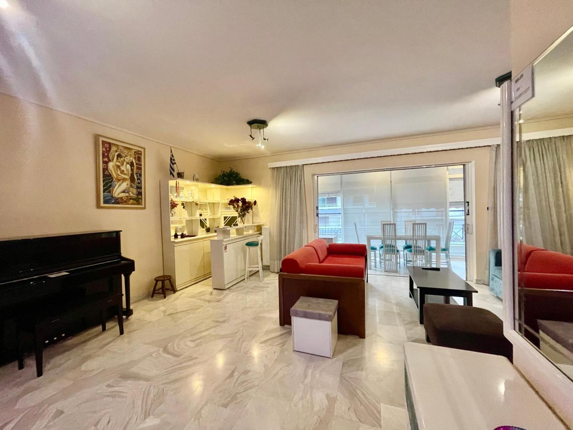 Flisvos Elite Seafront Luxury Apartment *