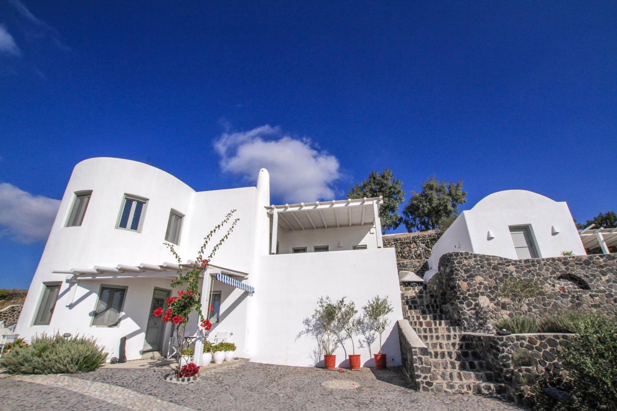 Shades Of White * Emporio (Santorini)
