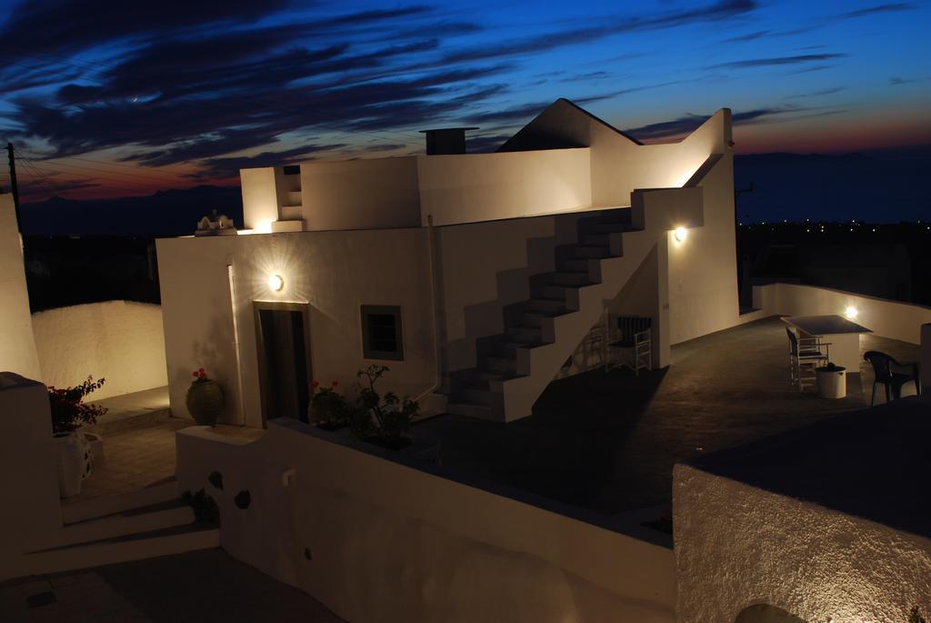 Country house Palm Tree Hill Oia (Santorini)